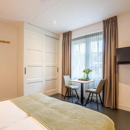 Grand With Sauna & Jacuzzi * Den Burg