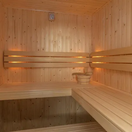Σπίτι διακοπών Grand With Sauna & Jacuzzi